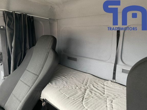 071.Седельный тягач MERCEDES-BENZ AXOR 1840 LS (10705)