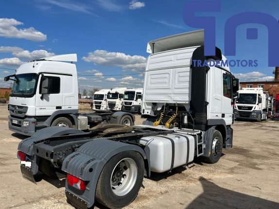 022. Седельный тягач MERCEDES-BENZ ACTROS 1844 LS (10153)