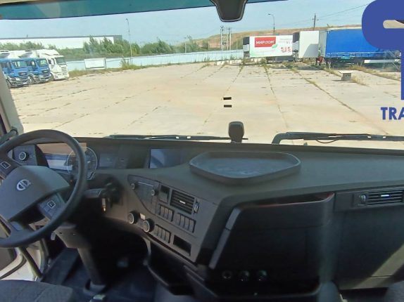 002. Седельный тягач VOLVO FH (103382)