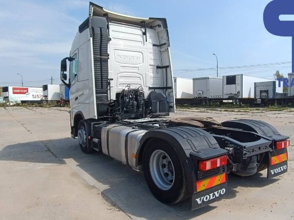002. Седельный тягач VOLVO FH (103382)