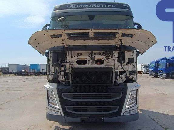 002. Седельный тягач VOLVO FH (103382)