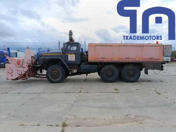 005. Снегоочиститель шнекороторный мод. 684305 на шасси Урал 4320