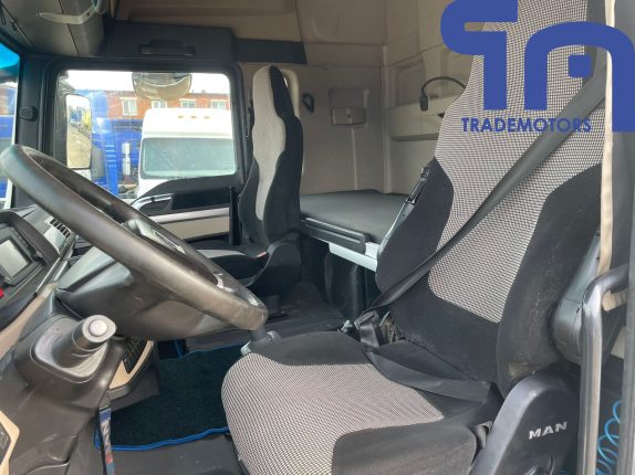 024. Седельный тягач MAN TGX 18.400 4X2 BLS (10601)