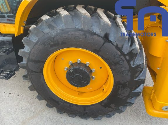 001.Экскаватор-погрузчик JCB 3DX SUPER (105501)