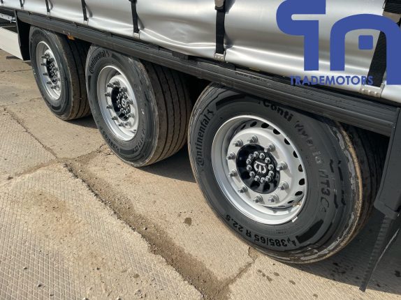 Полуприцеп шторный KRONE SD (105671)