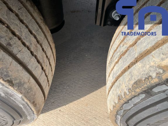 Полуприцеп шторный KRONE SD (105671)