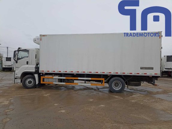 001.Автомобиль-рефрижератор ISUZU GIGA (103752)