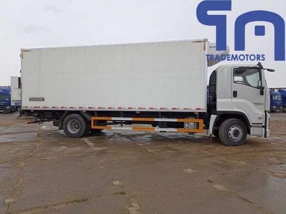 001.Автомобиль-рефрижератор ISUZU GIGA (103752)