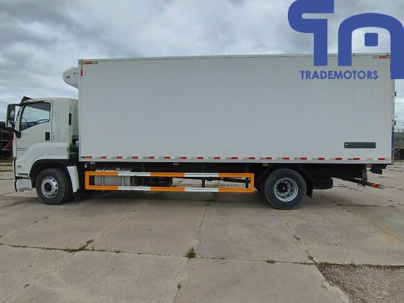 001.Автомобиль-рефрижератор ISUZU GIGA (103752)