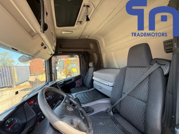 010. Седельный тягач SCANIA P440A6X4NZ (10819)
