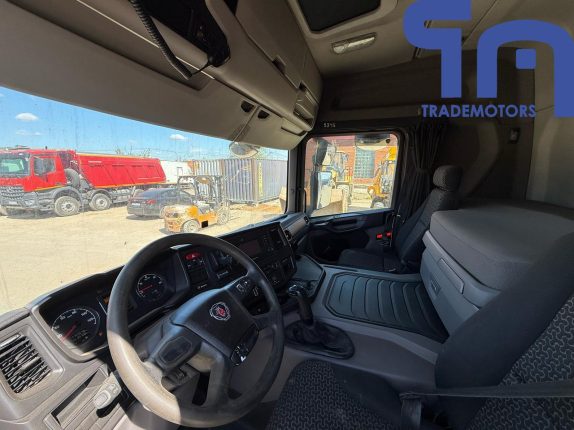 010. Седельный тягач SCANIA P440A6X4NZ (10819)