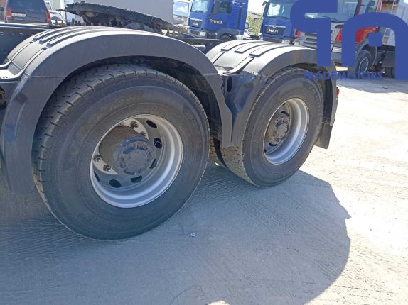024.Седельный тягач RENAULT С 6Х4 (10755)