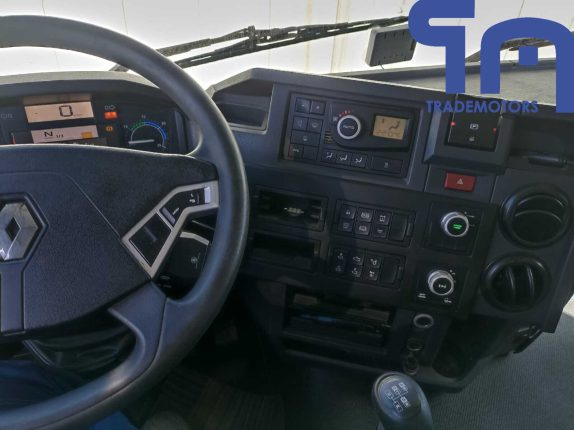 024.Седельный тягач RENAULT С 6Х4 (10755)