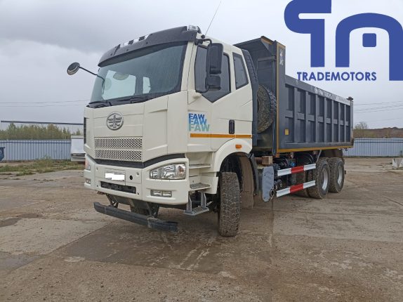 002. Грузовой самосвал FAW J6 (10067)