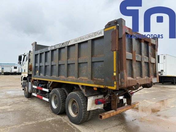 002. Грузовой самосвал FAW J6 (10073)
