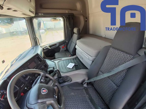 010. Седельный тягач SCANIA P440A6X4NZ (10819)