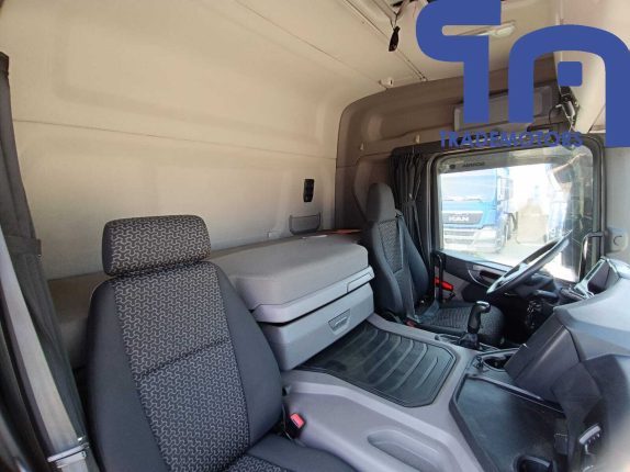 010. Седельный тягач SCANIA P440A6X4NZ (10819)