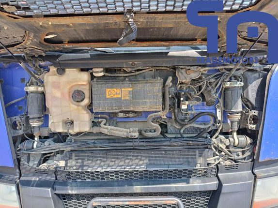 010. Седельный тягач SCANIA P440A6X4NZ (10037)