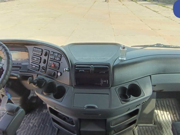 Седельный тягач MERCEDES-BENZ ACTROS 1844 LS (10525)