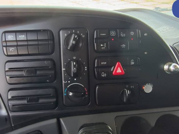 Седельный тягач MERCEDES-BENZ ACTROS 1844 LS (10525)