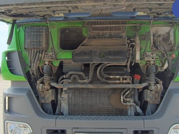Седельный тягач MERCEDES-BENZ ACTROS 1844 LS (10525)