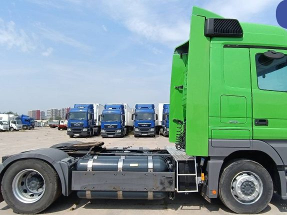 Седельный тягач MERCEDES-BENZ ACTROS 1844 LS (10525)