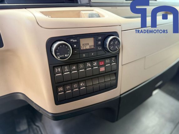 050.Седельный тягач MAN TGX 18.460 (10085)