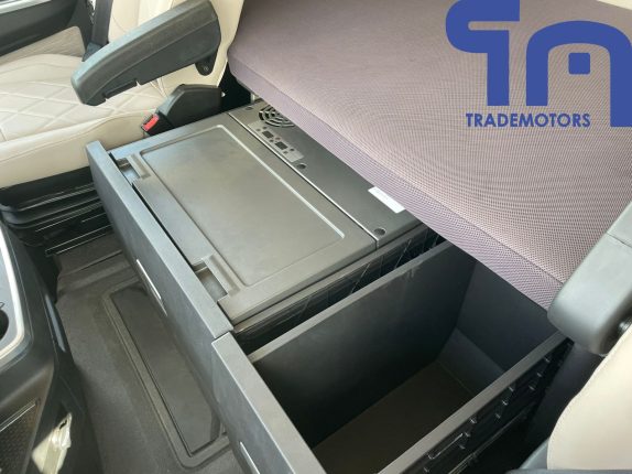000. Седельный тягач SITRAK ZZ4256V364HE (10545)