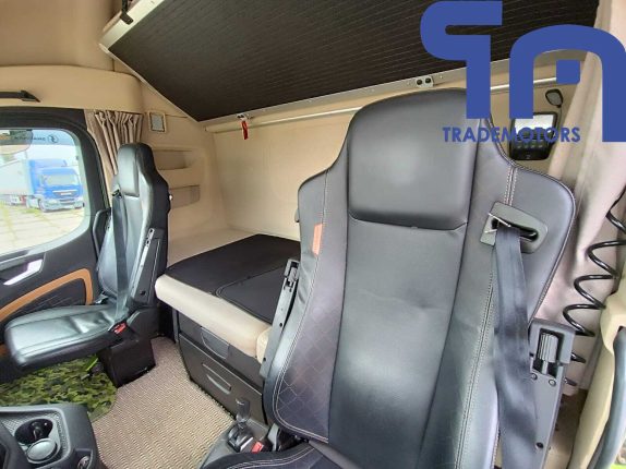 001. Седельный тягач SHACMAN SX4188YY381 (10434)