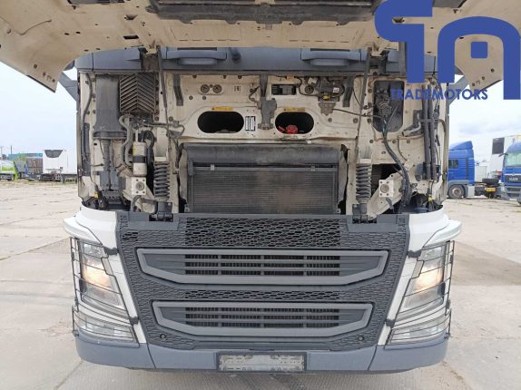 002. Седельный тягач VOLVO FH-TRUCK (10482)
