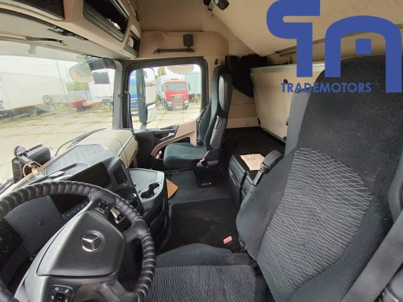 008.Седельный тягач MERCEDES-BENZ ACTROS 1845LS (10052)