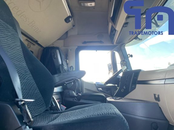 002.Седельный тягач MERCEDES-BENZ ACTROS 1845LS (10708)