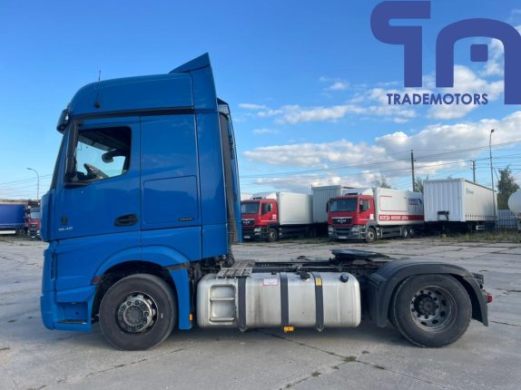 002.Седельный тягач MERCEDES-BENZ ACTROS 1845LS (10708)
