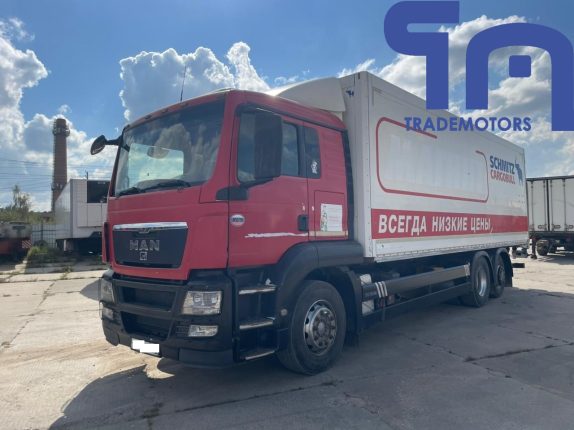 011. Изотермический фургон MAN TGS 26.350 6Х2-2 BL-WW (10615)