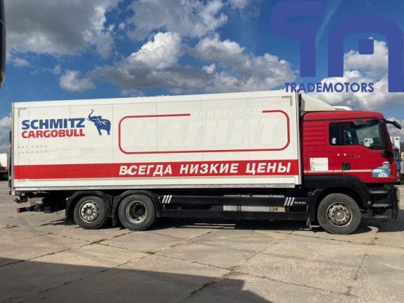011. Изотермический фургон MAN TGS 26.350 6Х2-2 BL-WW (10615)