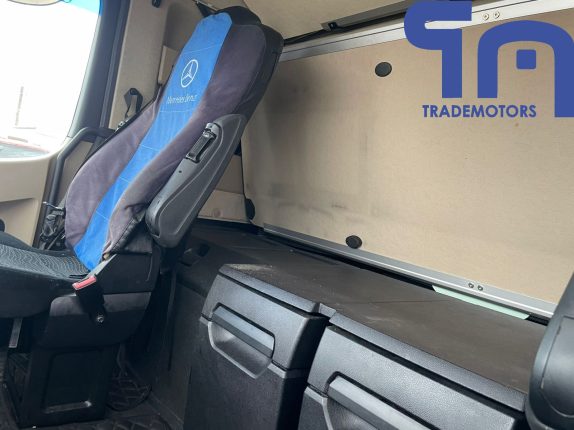 002.Седельный тягач MERCEDES-BENZ ACTROS 1845LS (10175)
