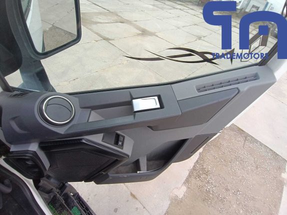 009. Седельный тягач RENAULT T 4×2 (10328)