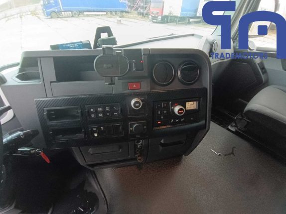 009. Седельный тягач RENAULT T 4×2 (10328)