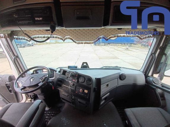 009. Седельный тягач RENAULT T 4×2 (10328)
