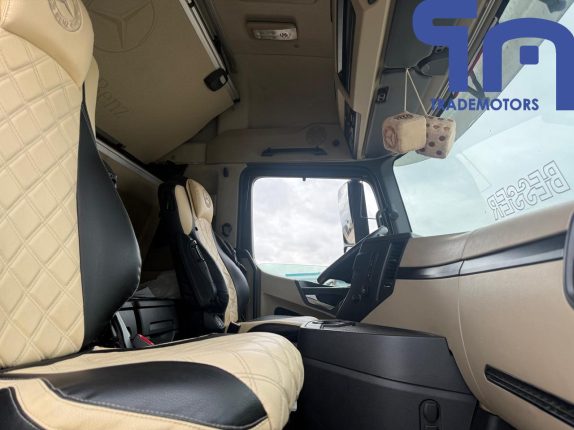 002.Седельный тягач MERCEDES-BENZ ACTROS 1845LS (10261) 002.Седельный тягач MERCEDES-BENZ ACTROS 1845LS (10261)