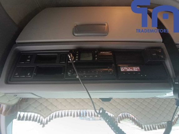 009. Седельный тягач RENAULT T 4×2 (10328)