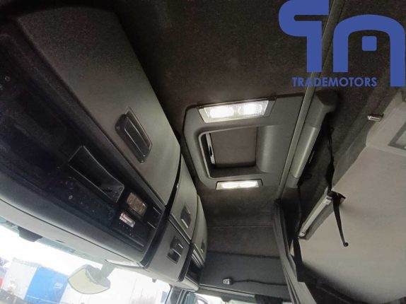 009. Седельный тягач RENAULT T 4Х2 (10576)