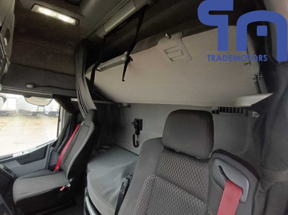 009. Седельный тягач RENAULT T 4Х2 (10576)