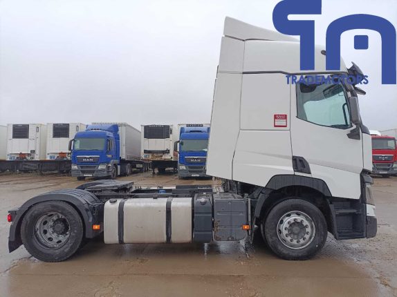 009. Седельный тягач RENAULT T 4Х2 (10576)