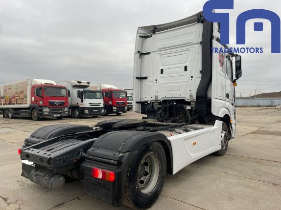 009. Седельный тягач MERCEDES-BENZ ACTROS 1845LS (10146)