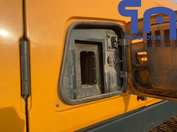 Гусеничный экскаватор HYUNDAI HX300SL (101326)