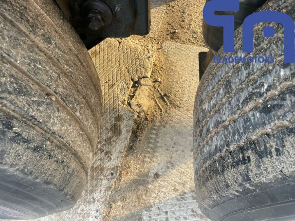 009.Полуприцеп шторный KRONE SD (105029)