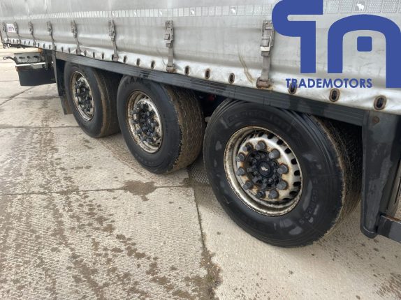 007.Полуприцеп шторный SCHMITZ CARGOBULL SCB*S3T (102381)