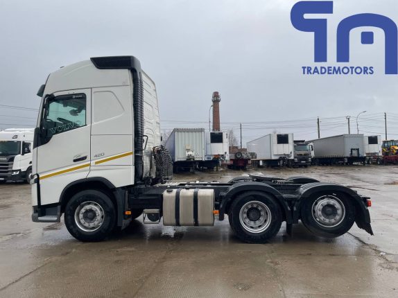 019.Седельный тягач VOLVO FH-TRUCK 6Х2 (10004)