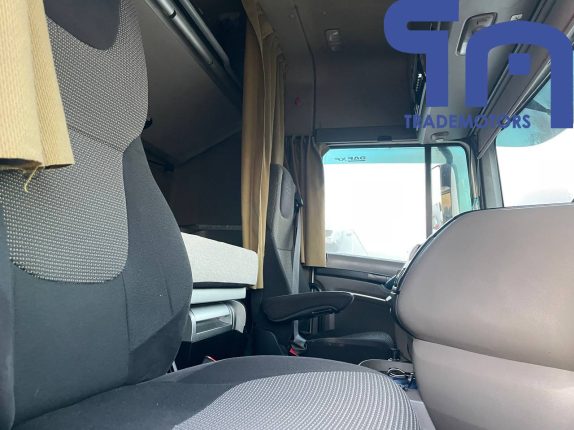 010.Седельный тягач DAF FT XF105.460 (10378)